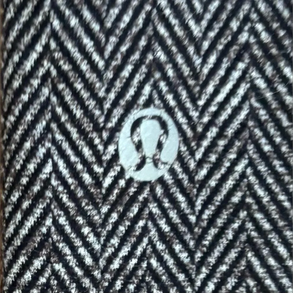 Lululemon Wunder Under Pants in Giant Herringbone pattern leggings Sz 4